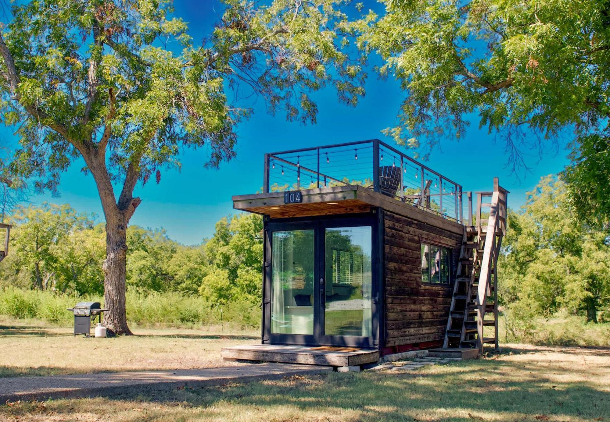 Elegant Container Tiny House Yellow & Blue Villa Waco Luaran gambar